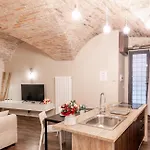 Center - La Casa Del Vicolo