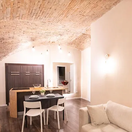 Center - La Casa Del Vicolo