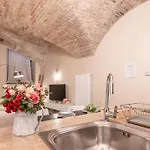 Center - La Casa Del Vicolo *