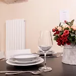 Center - La Casa Del Vicolo